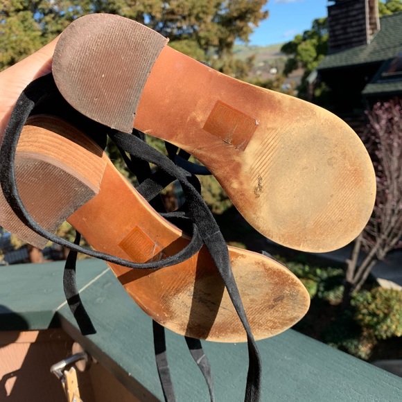 Steve Madden Black Suede Tie Heels 6 - Picture 6 of 6